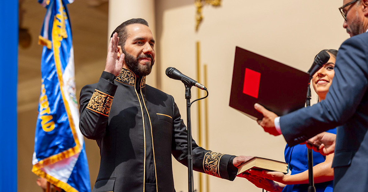 Nayib Bukele: Un Líder Transformador en El Salvador